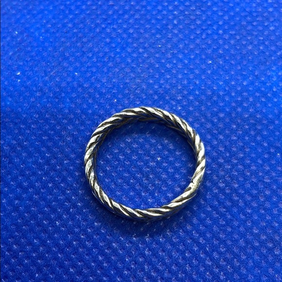 Silver ring - Picture 2 of 2